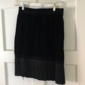 T Tahari black skirt size 4